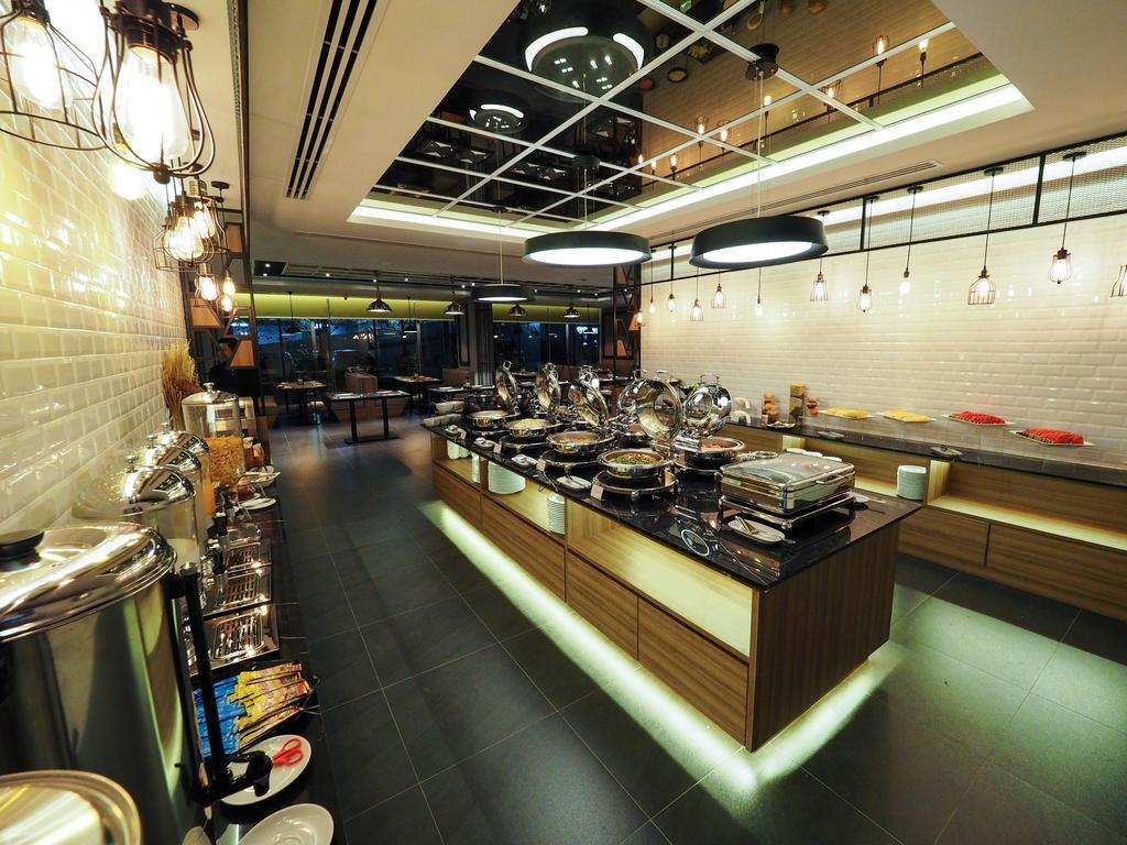 130 Hotel & Residence Bangkok Dış mekan fotoğraf