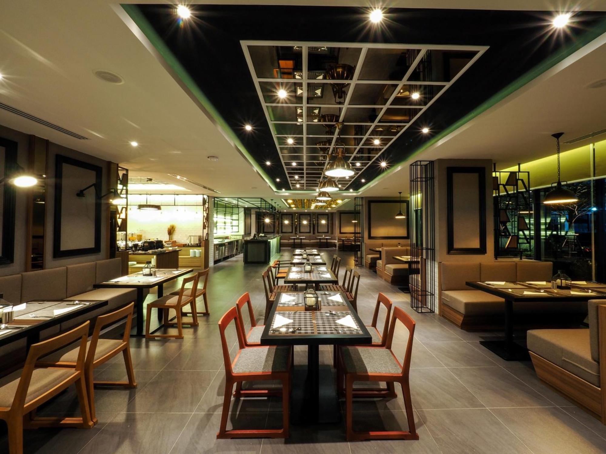 130 Hotel & Residence Bangkok Dış mekan fotoğraf