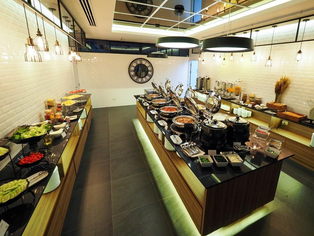 130 Hotel & Residence Bangkok Dış mekan fotoğraf